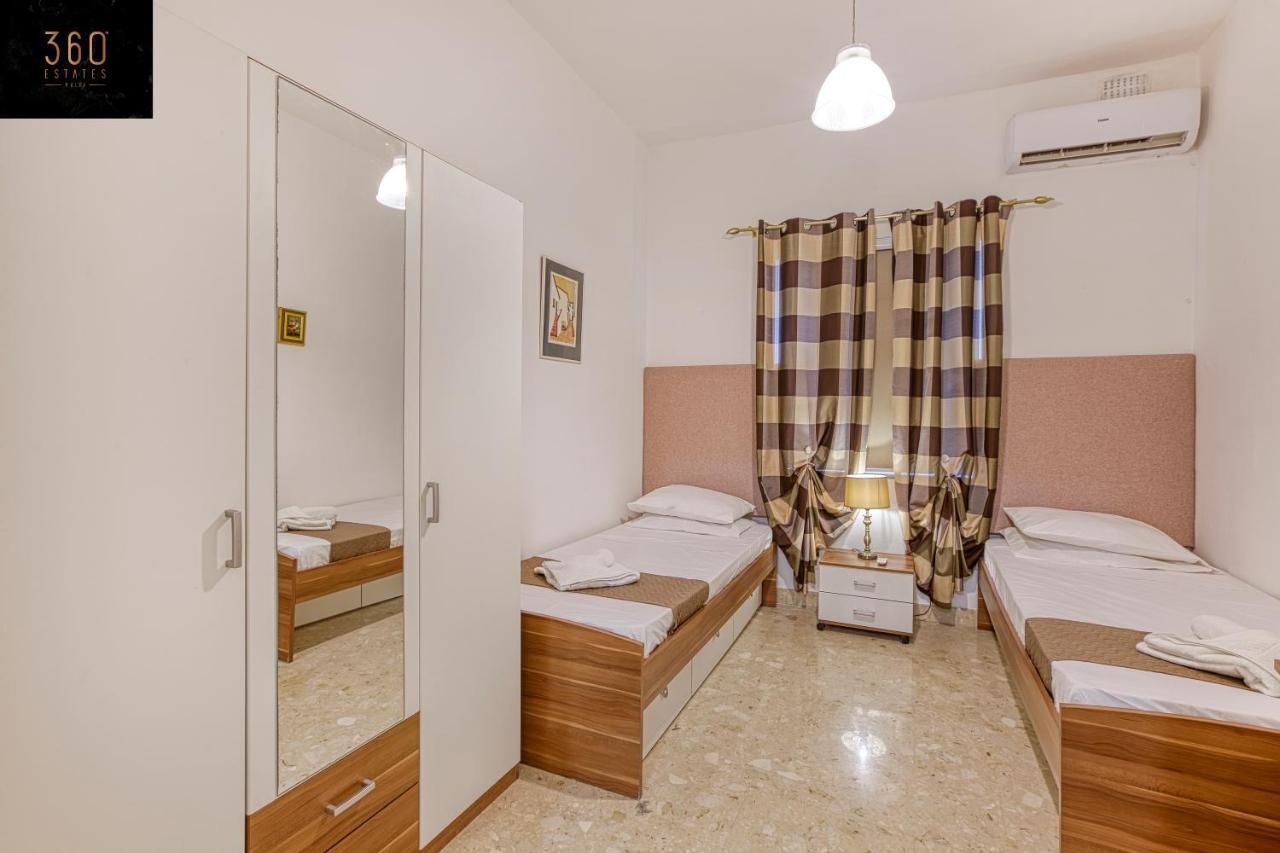 Appartamento Tower Road Sliema, 4br With Sensational Views By 360 Estates Sliema